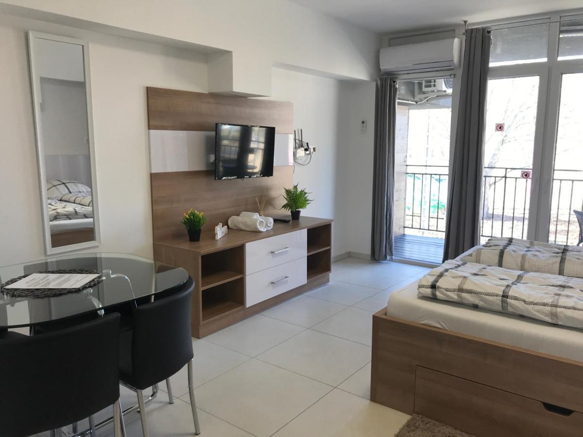 Tisza Gyongye Apartmanhaz Appartement Szeged Buitenkant foto