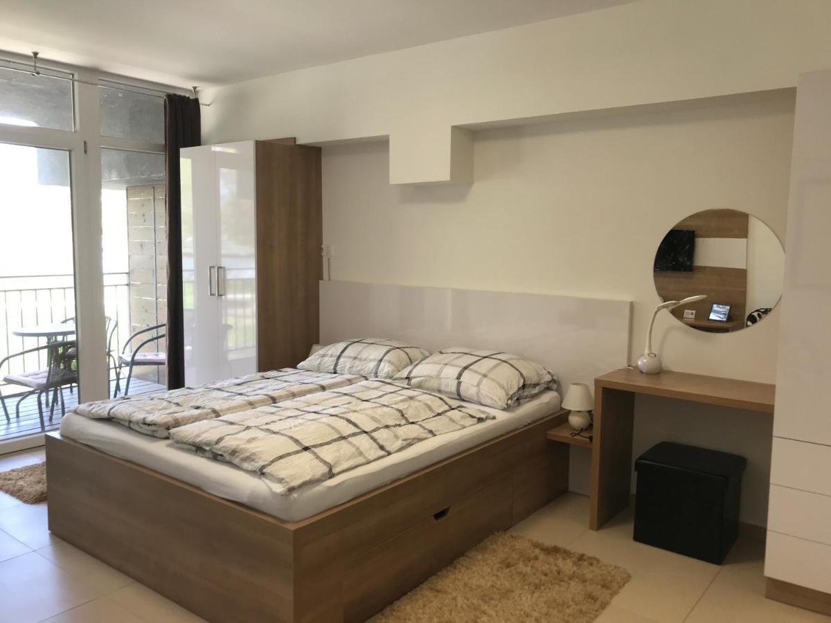 Tisza Gyongye Apartmanhaz Appartement Szeged Buitenkant foto