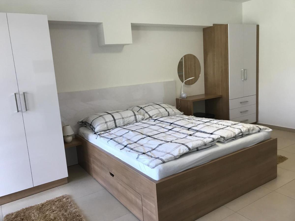 Tisza Gyongye Apartmanhaz Appartement Szeged Buitenkant foto