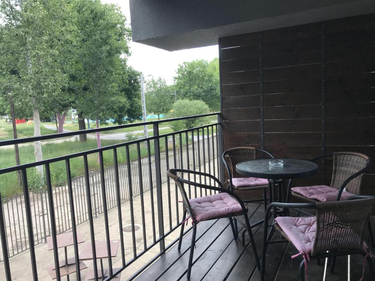Tisza Gyongye Apartmanhaz Appartement Szeged Buitenkant foto