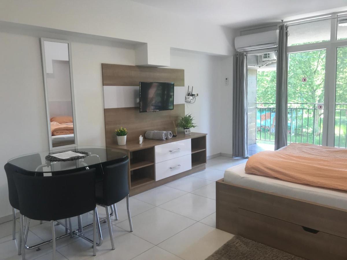 Tisza Gyongye Apartmanhaz Appartement Szeged Buitenkant foto