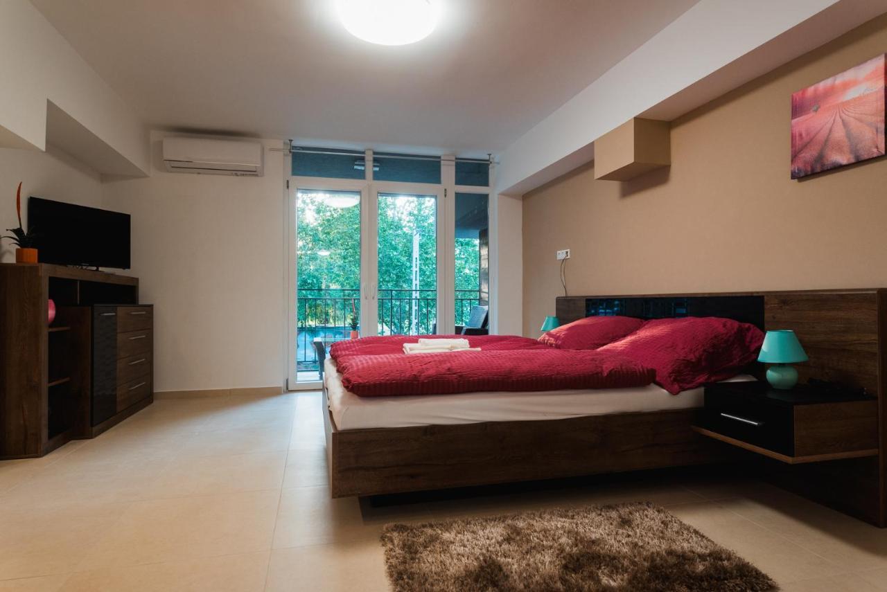 Tisza Gyongye Apartmanhaz Appartement Szeged Buitenkant foto