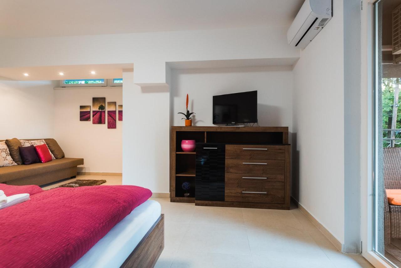 Tisza Gyongye Apartmanhaz Appartement Szeged Buitenkant foto