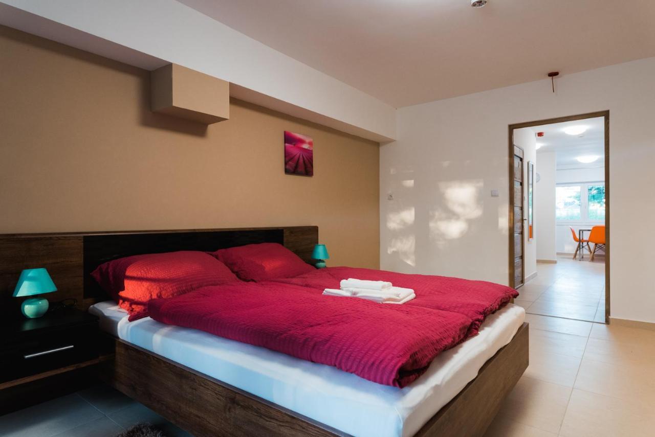 Tisza Gyongye Apartmanhaz Appartement Szeged Buitenkant foto